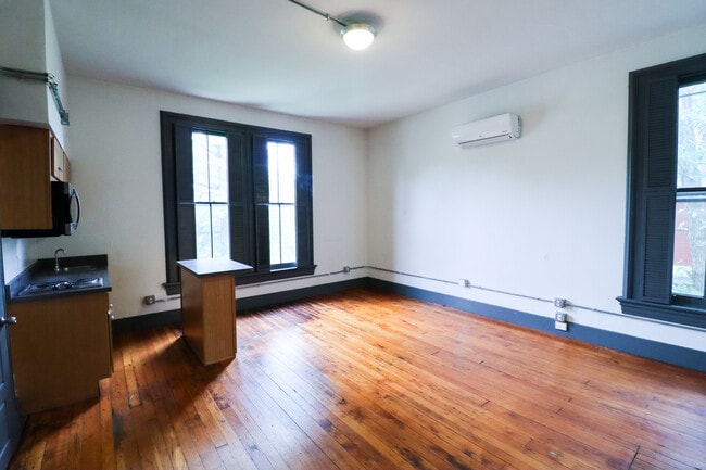 Building Photo - 2632 Eden Ave