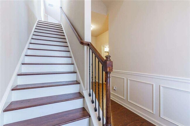 Building Photo - 1299 Hopkins Dr