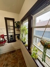 Building Photo - 612 S 4th St W