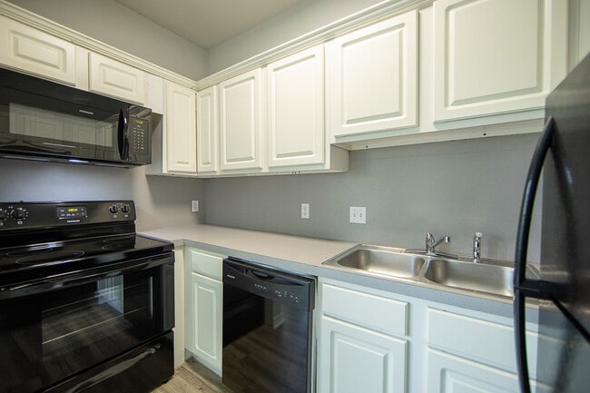 Building Photo - San Remo Apartments