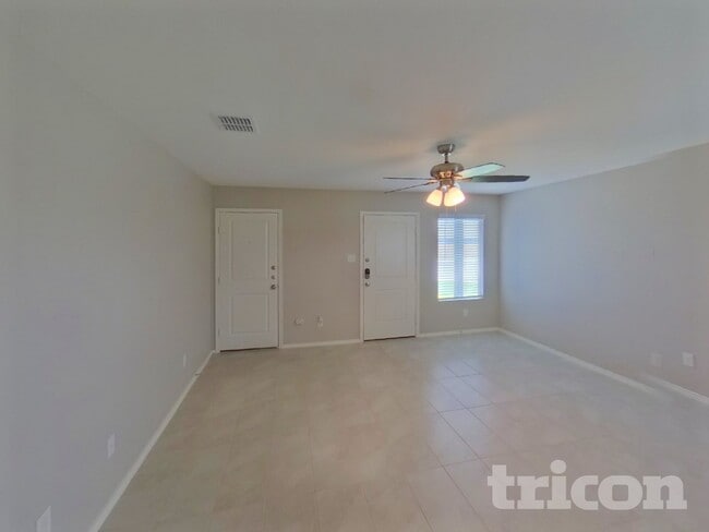 Foto del edificio - 6445 Middlebury Dr