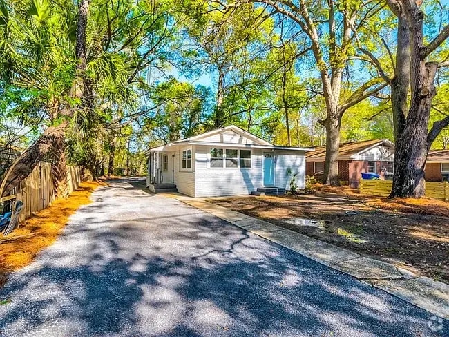 Building Photo - 1558 Orange Grove Rd