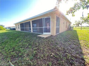 Building Photo - 1104 NW 11th Pl