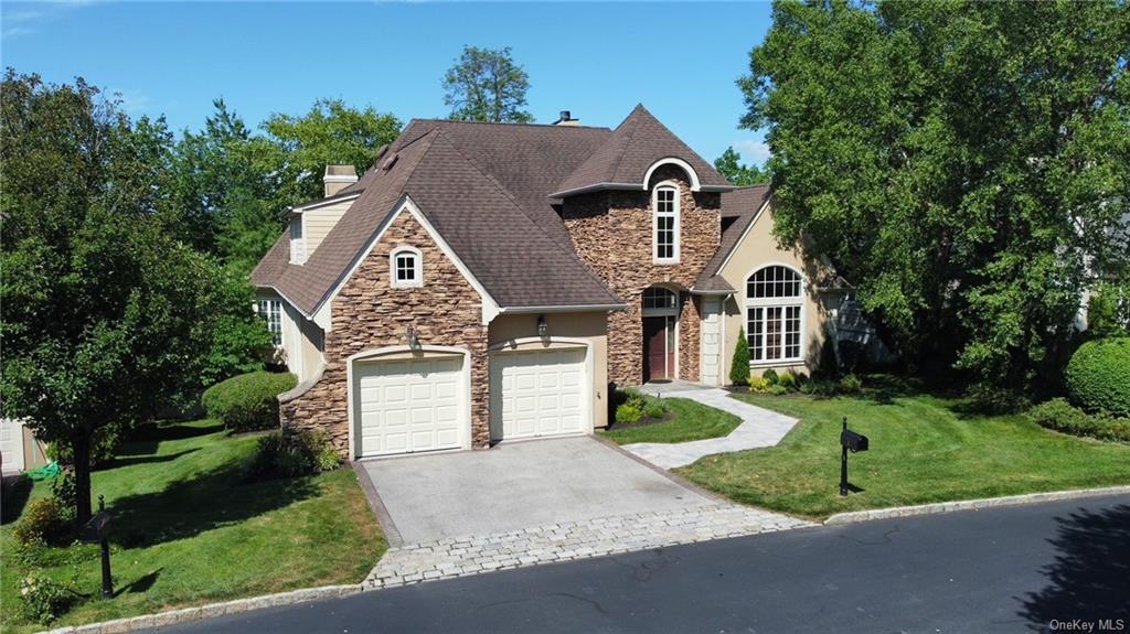 Primary Photo - 1 Copper Beech Cir