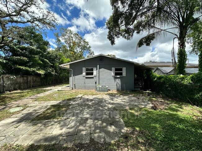 Foto del edificio - 3340 74th Ave N