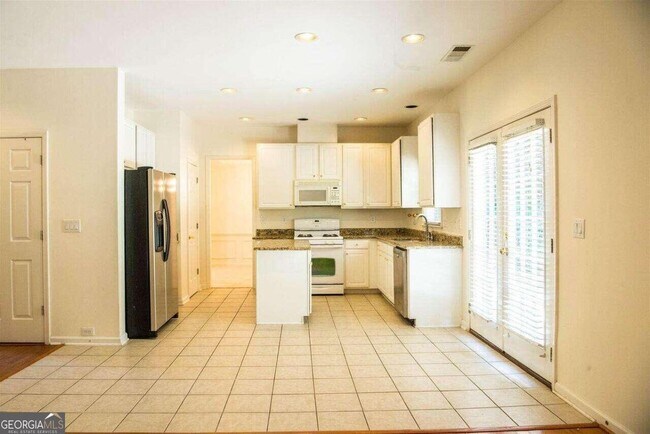 Building Photo - 1585 Derry Brooke Walk SE