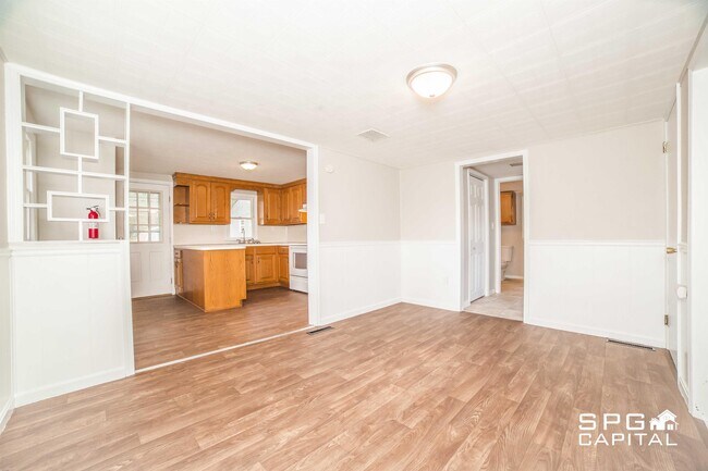 Foto del edificio - 338 Green Springs Rd