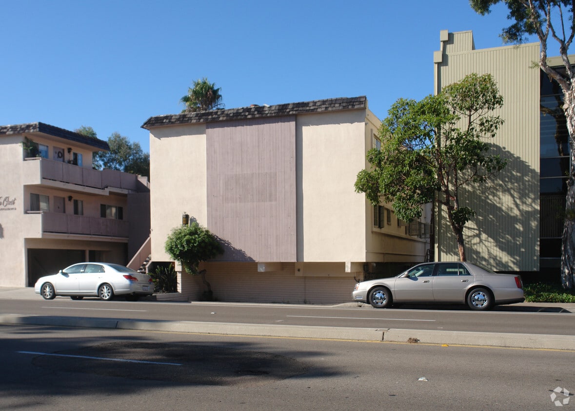 Building Photo - 2829 Nimitz Blvd