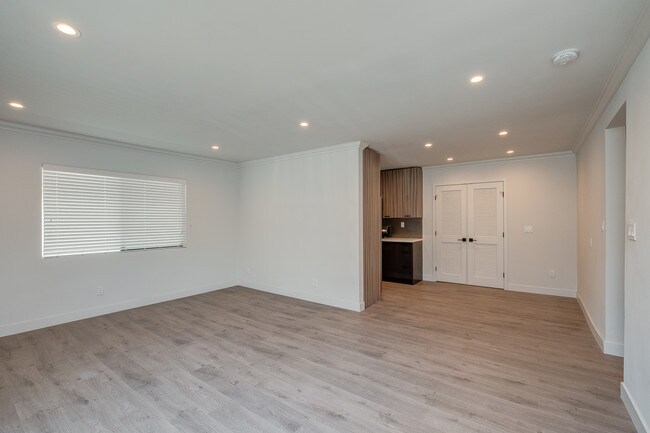 Building Photo - 3108 S Durango Ave