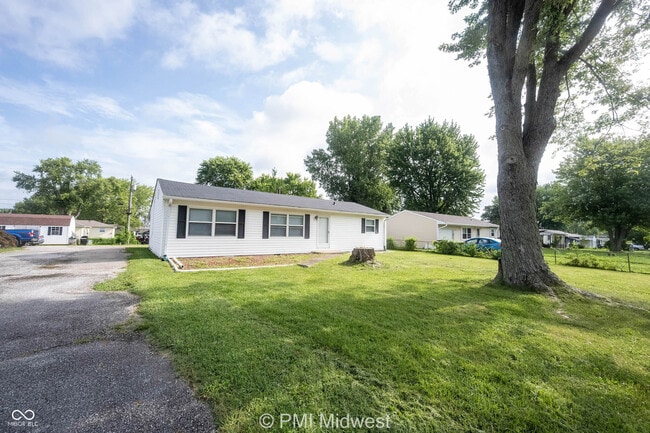 Building Photo - 126 Lewis Dr