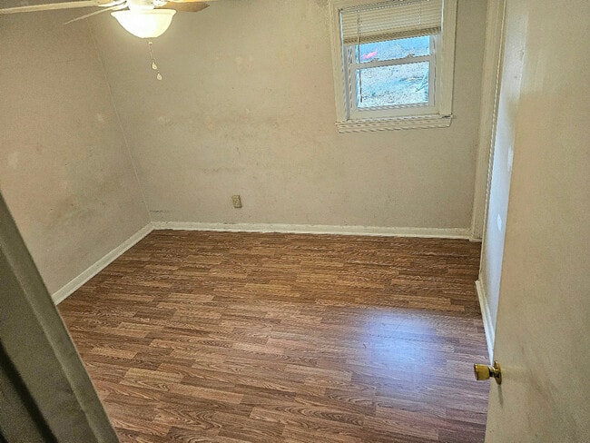 Building Photo - 3736 Cumberland Dr