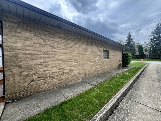 Building Photo - 5287 Wilson Mills Rd