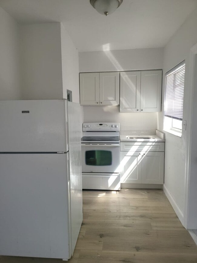 Building Photo - LC 03:109 SW 5th Ct