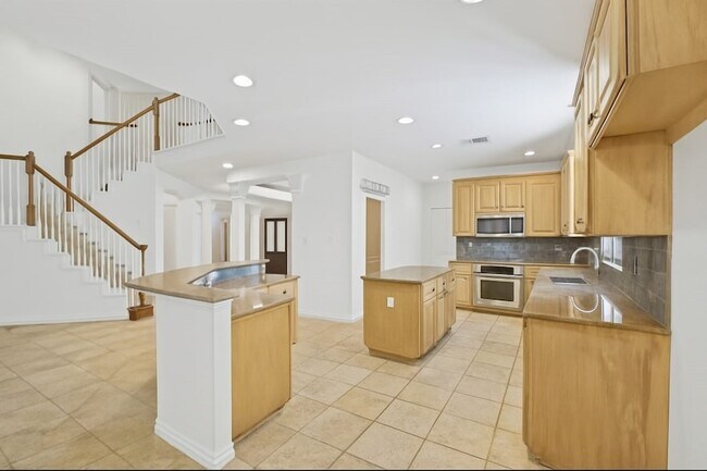 Foto del edificio - 719 Bryson Way