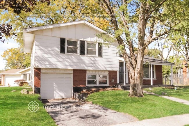 Building Photo - 3510 Maple Ln