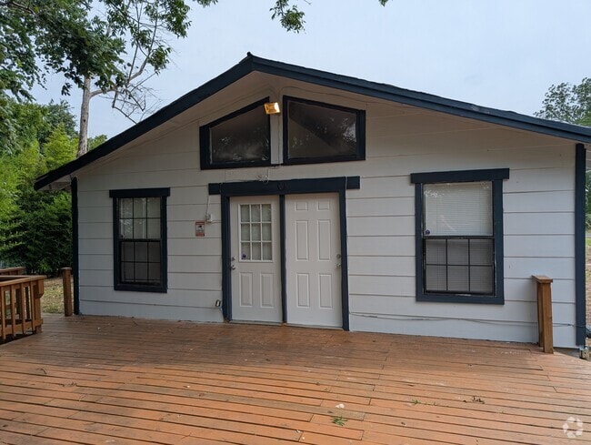 Building Photo - 18120 River Timber Dr