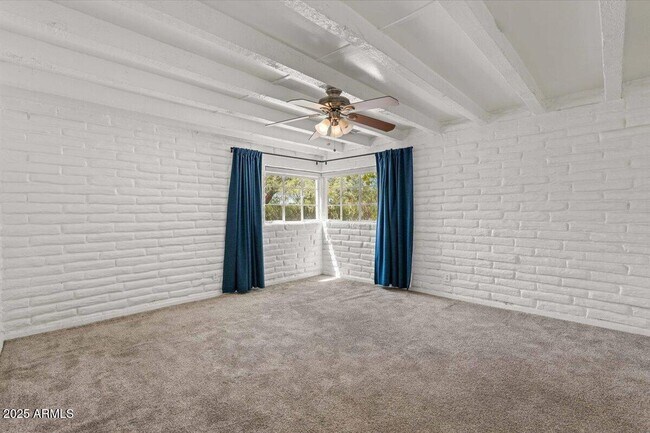 Foto del edificio - 5702 E Camelback Rd