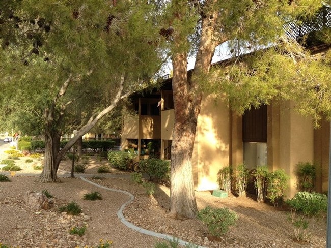 Building Photo - 891 Del Sol Dr