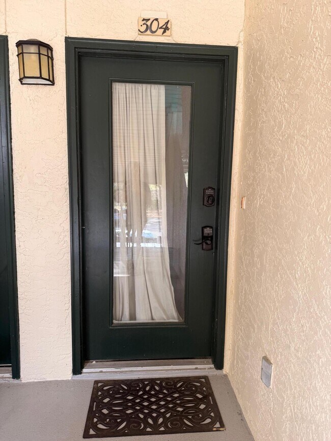 Foto del edificio - 304 Westlake Ct