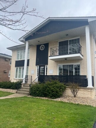 Building Photo - 4521 Maple Ave