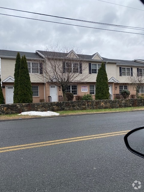 Building Photo - 1541 Highland Ave