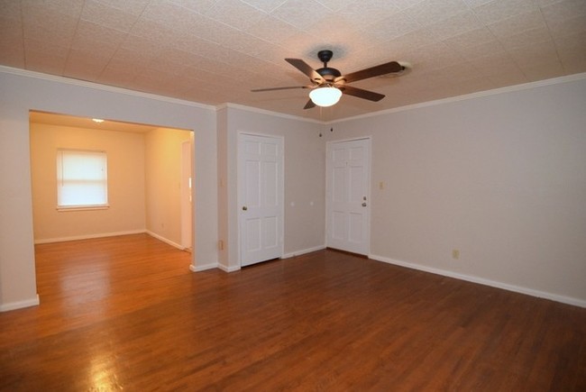 Building Photo - Country Club Hills Condo For Lease