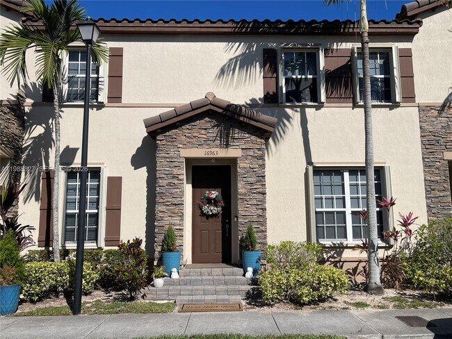 Foto del edificio - 16963 SW 92nd St