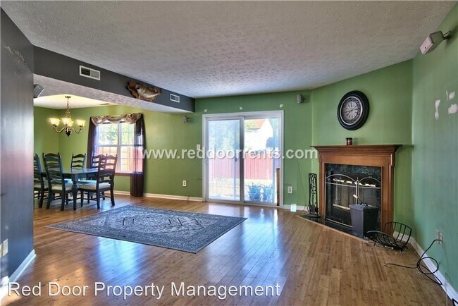 Foto del edificio - 4 br, 2.5 bath House - 6316 Jakes Place