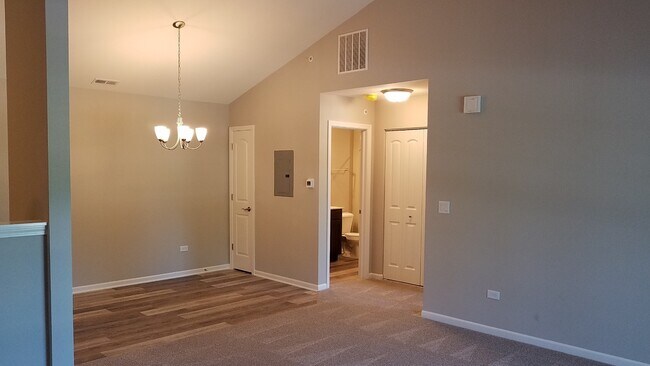 Foto del edificio - 2Br/2Ba Rental Home - Second Floor