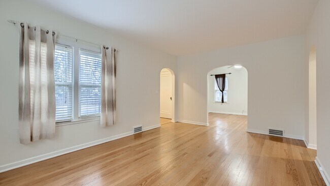 Foto del edificio - 626 N Hough St