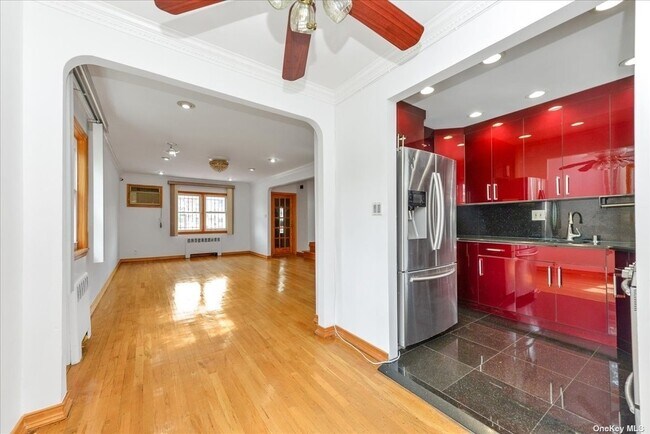 Foto del edificio - 153-02-153-77 77th Rd