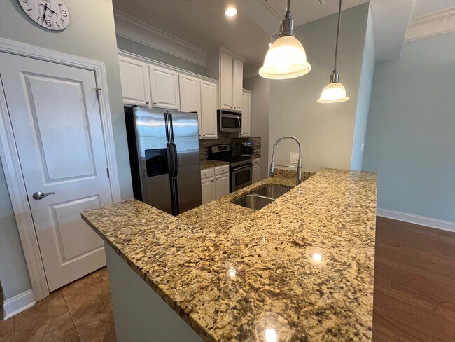 Foto del edificio - 1 Bedroom 1.5 Bath Condo on Daniel Island ...