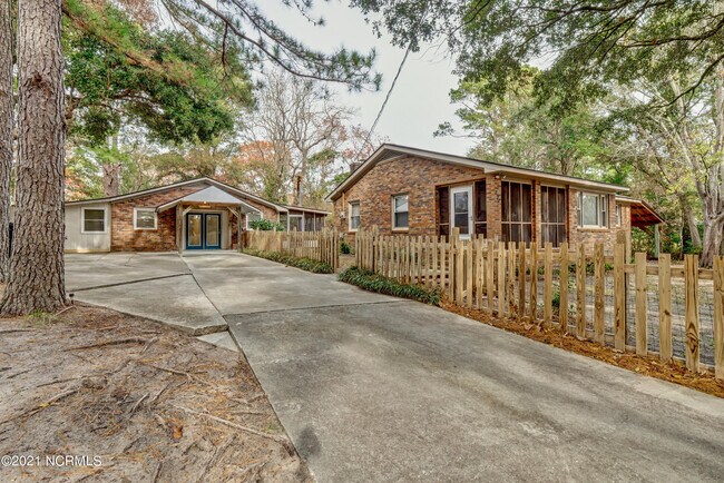 Building Photo - 221 Heathcliff Rd