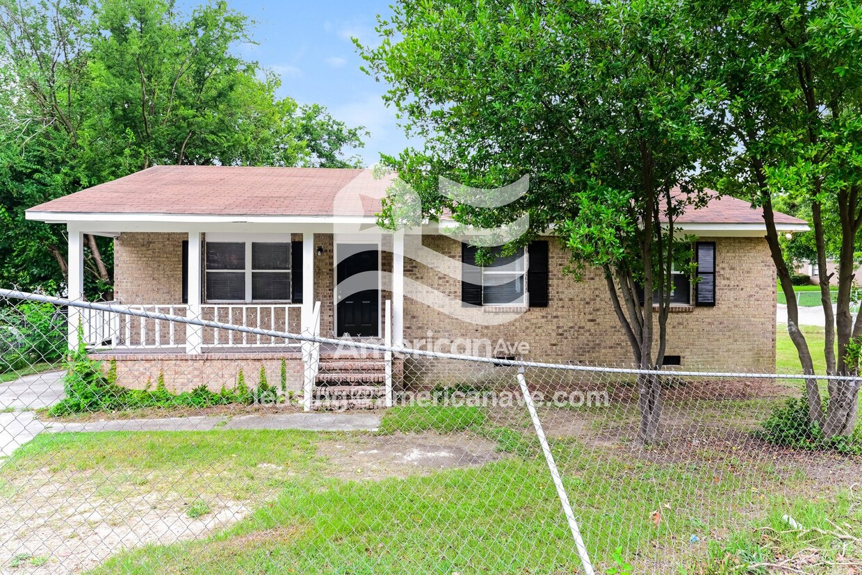 Primary Photo - 411 Petunia Ave