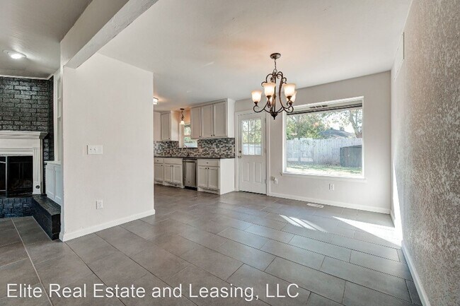 Foto del edificio - 4 br, 2 bath House - 8813 AARON DRIVE