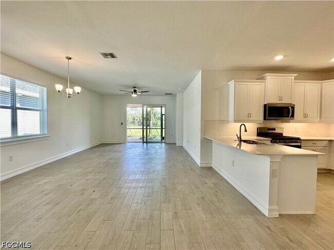 Building Photo - 43866 Blue Heron Ln