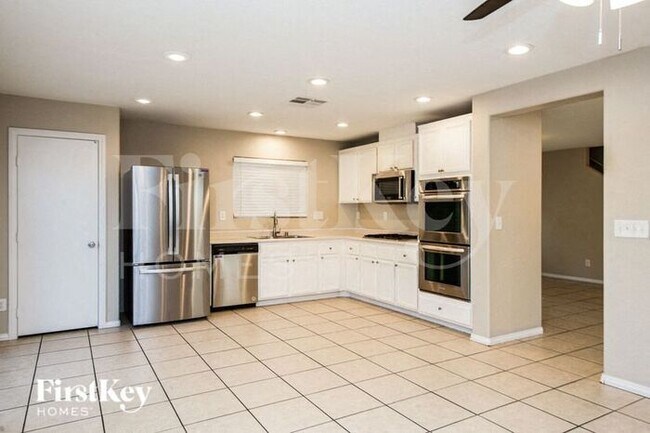 Foto del edificio - 10833 Beach House Ave