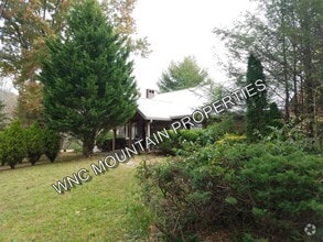 Building Photo - 111 Concord Rd