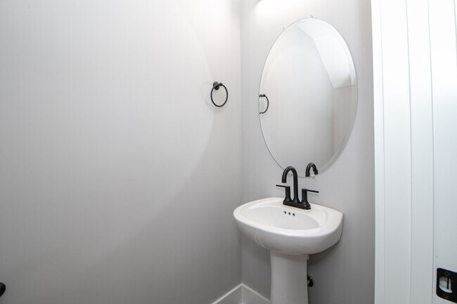 Building Photo - 1603 Jonathan Wade Cir