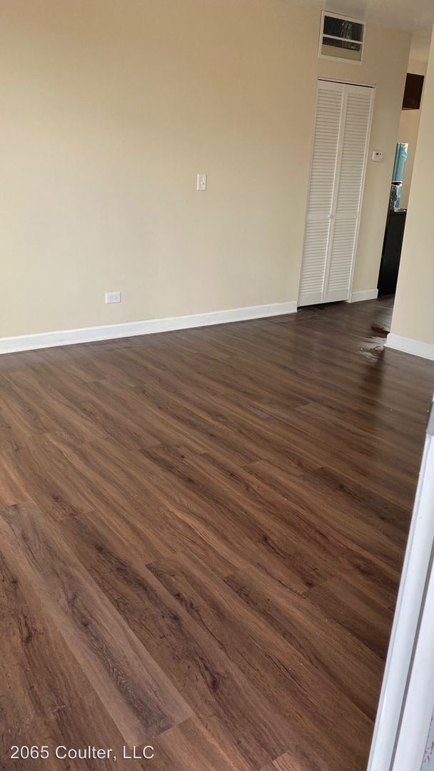 Foto del edificio - 1455 S Hamlin Ave