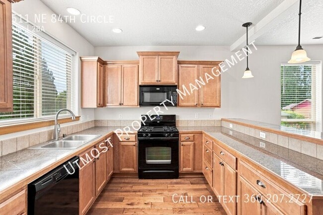 Photo - 511 NE 84th Circle- House