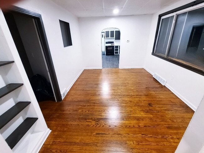 Foto del edificio - 636 W 17th St