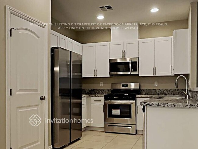 Building Photo - 9639 Vega Carpio Ave