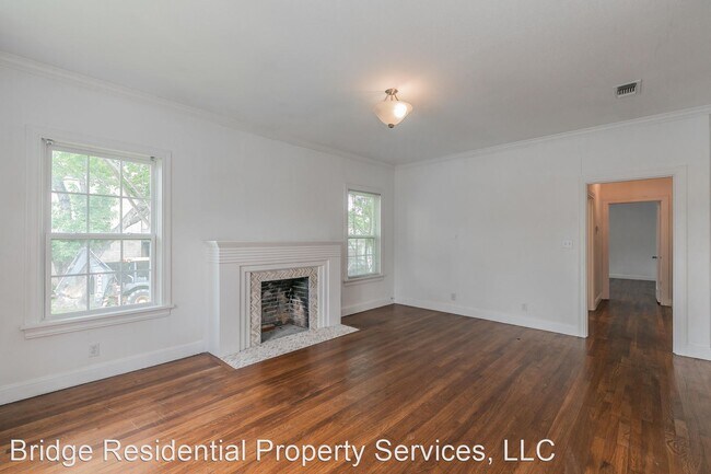 Building Photo - 2 br, 2 bath House - 3701 W. 4th Street