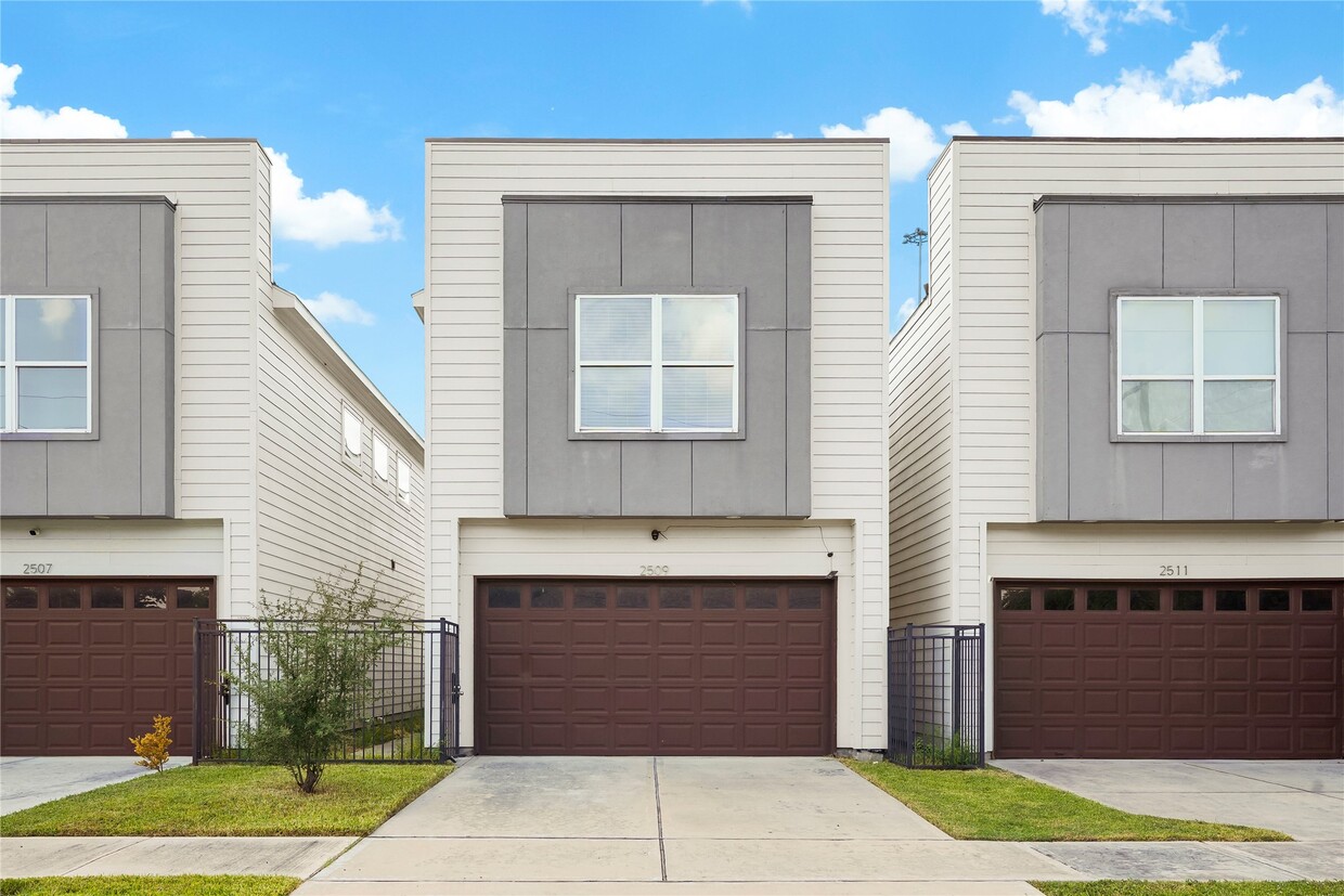 Foto principal - 2509 Des Chaumes St
