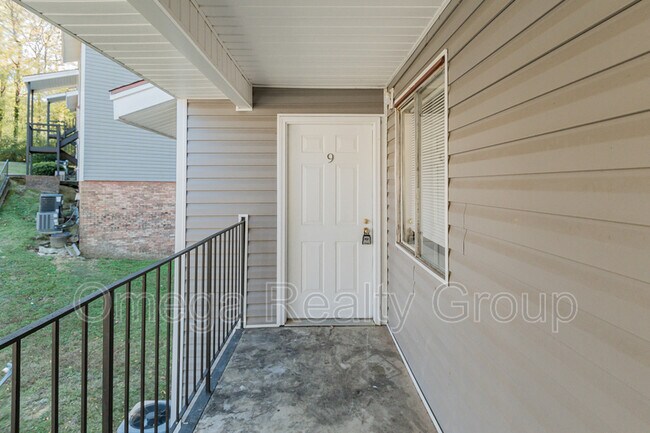 Building Photo - 1604 14th Ave E