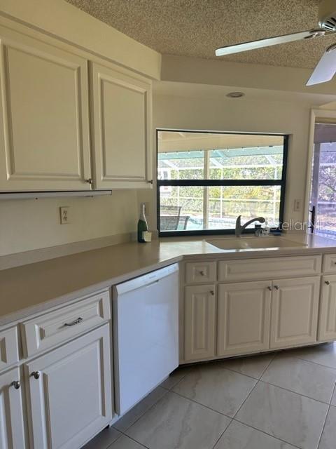 Building Photo - 324 Matisse Cir S