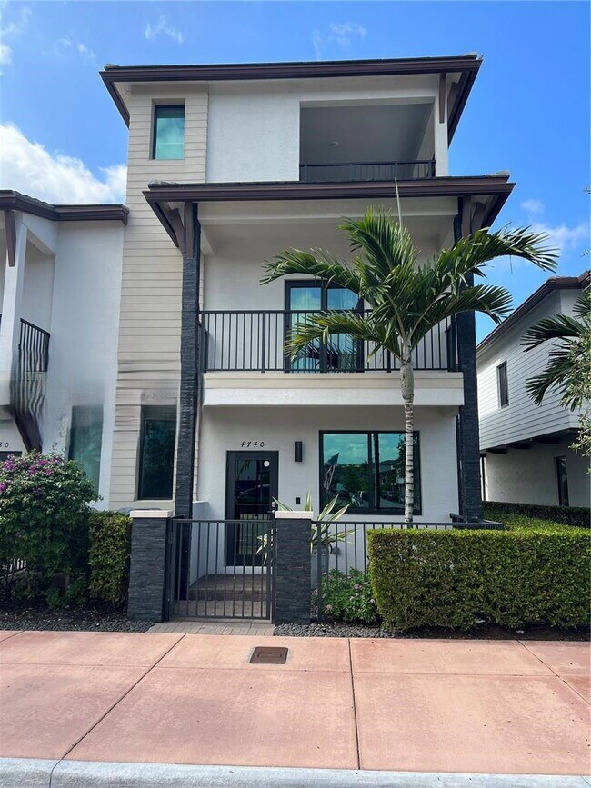 Photo - 4740 NW 81st Ave House