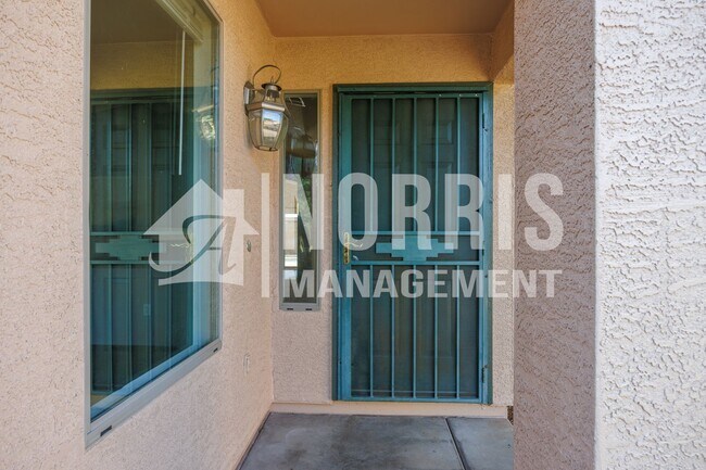 Foto del edificio - Great Home Located in Town with a Pool