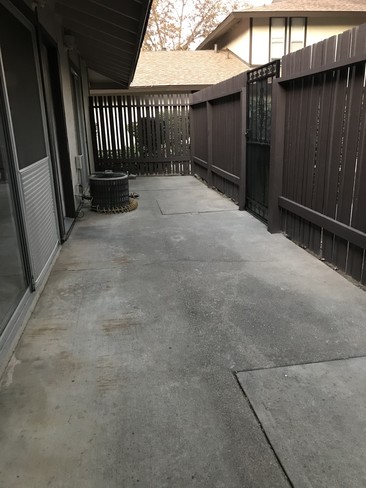 Building Photo - 5420 Roundtree Ct